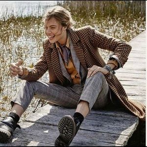 Meet your Posher, Antigone